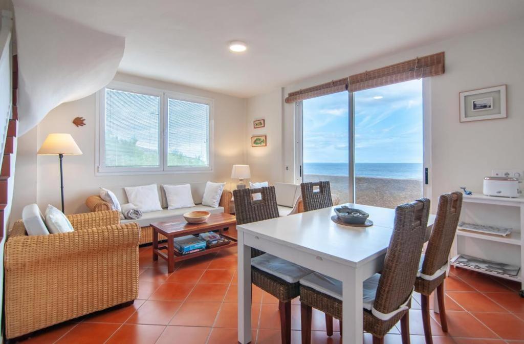 אל מדאנו Magical House In Front Of A Sunrise Beach מראה חיצוני תמונה